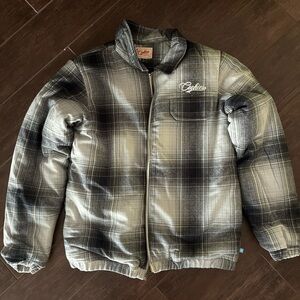 Men's Plaid Puffer Jacket. Men’s medium.